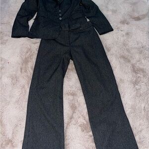Tahari Black Pantsuit with Tailored Jacket and Wide-Leg Trousers